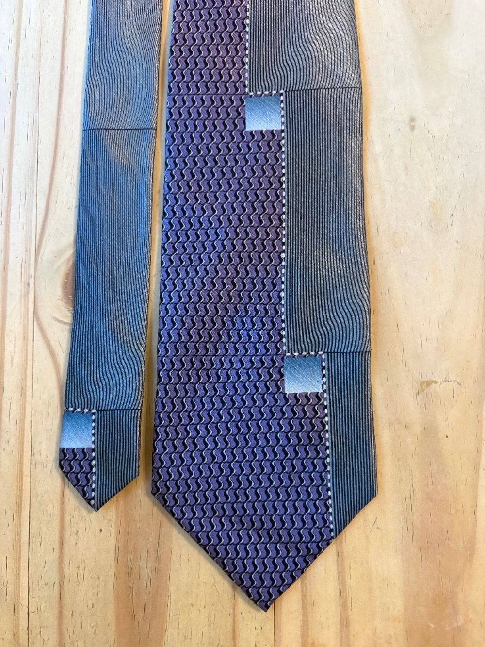 Vintage Adolfo 100% Silk Geometric Wave Necktie – Purple & Grey